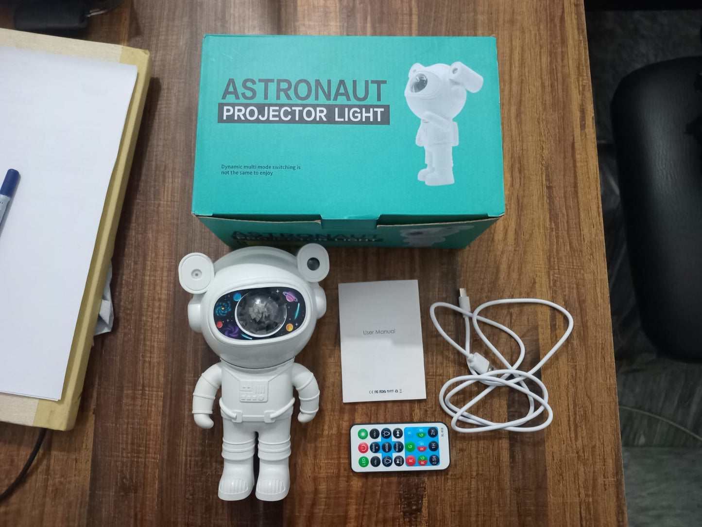 Astronaut Projector Light Star Projector Galaxy Night Light - Astronaut Space Projector, Starry Nebula Ceiling LED Lamp with Timer and Remote.